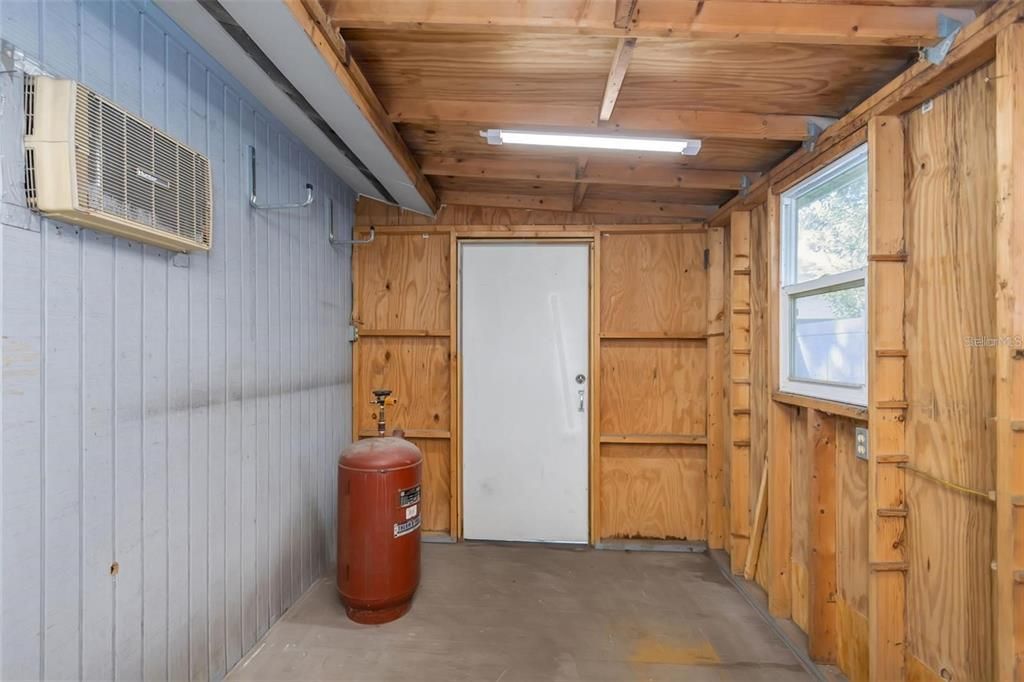 For Sale: $425,000 (3 beds, 2 baths, 1250 Square Feet)