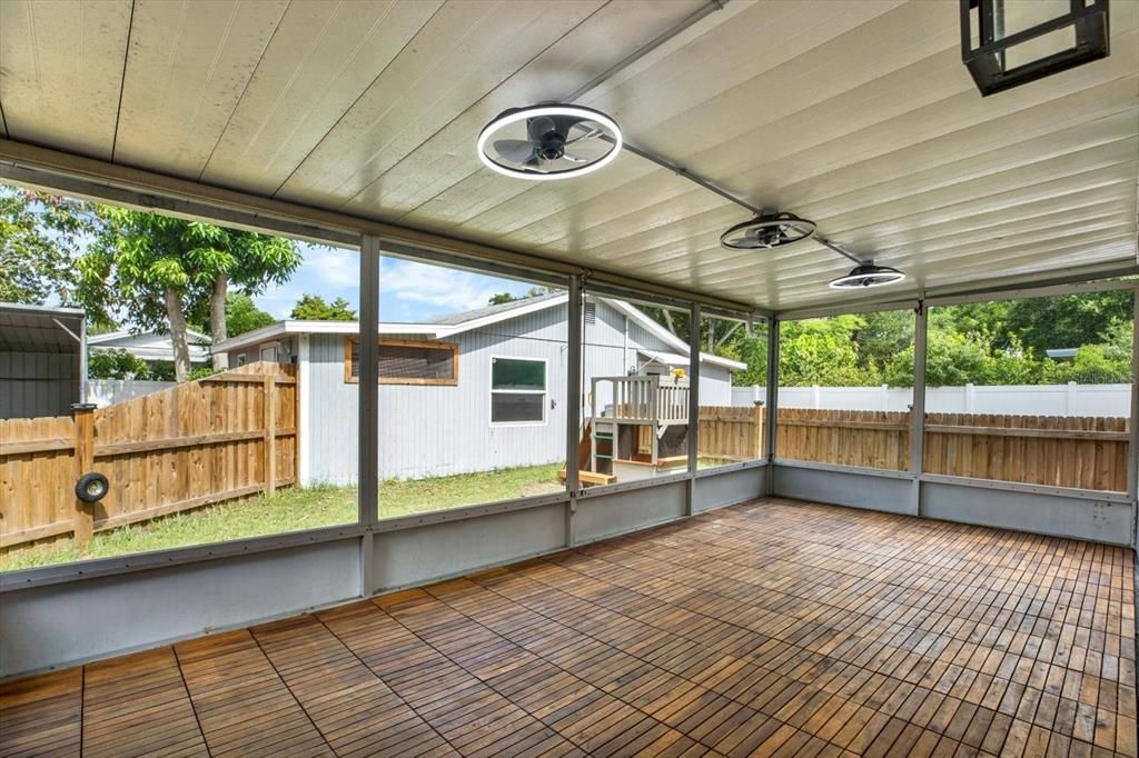 For Sale: $425,000 (3 beds, 2 baths, 1250 Square Feet)