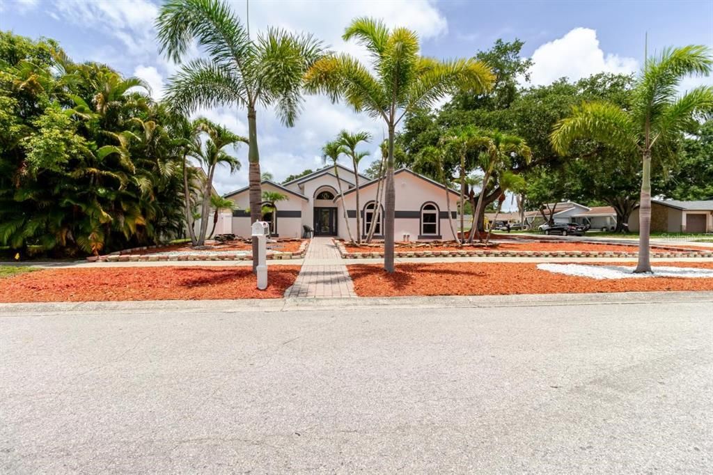 For Sale: $530,000 (3 beds, 2 baths, 1726 Square Feet)