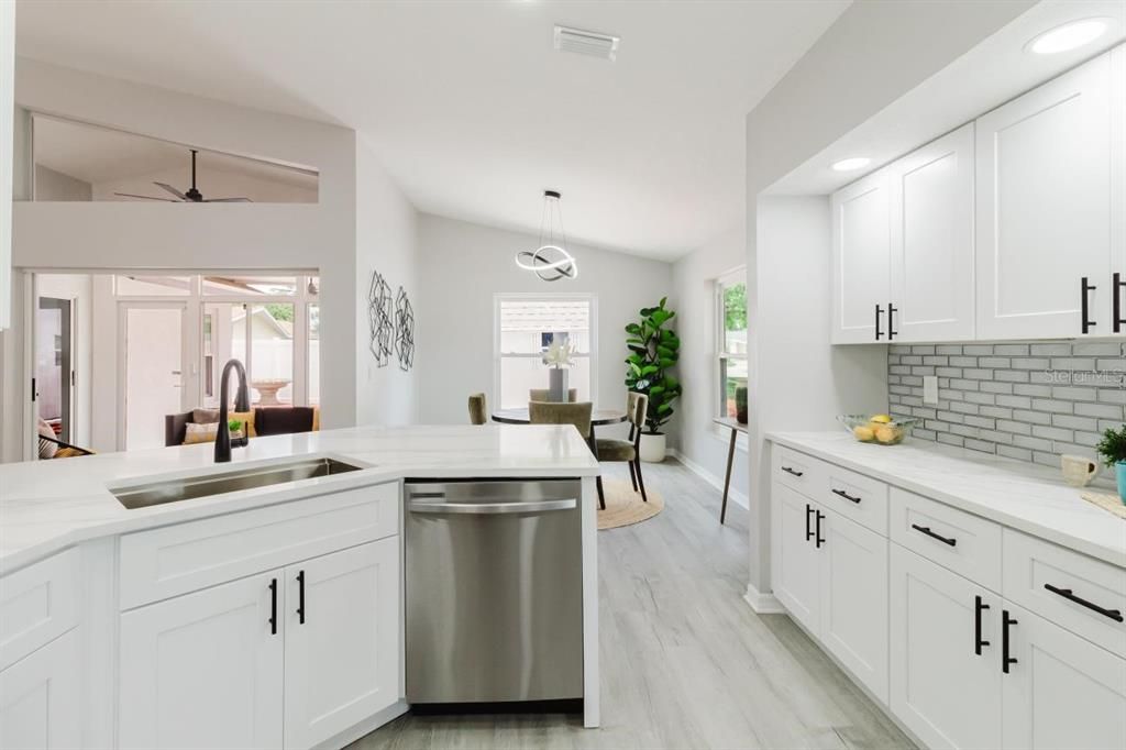 For Sale: $530,000 (3 beds, 2 baths, 1726 Square Feet)
