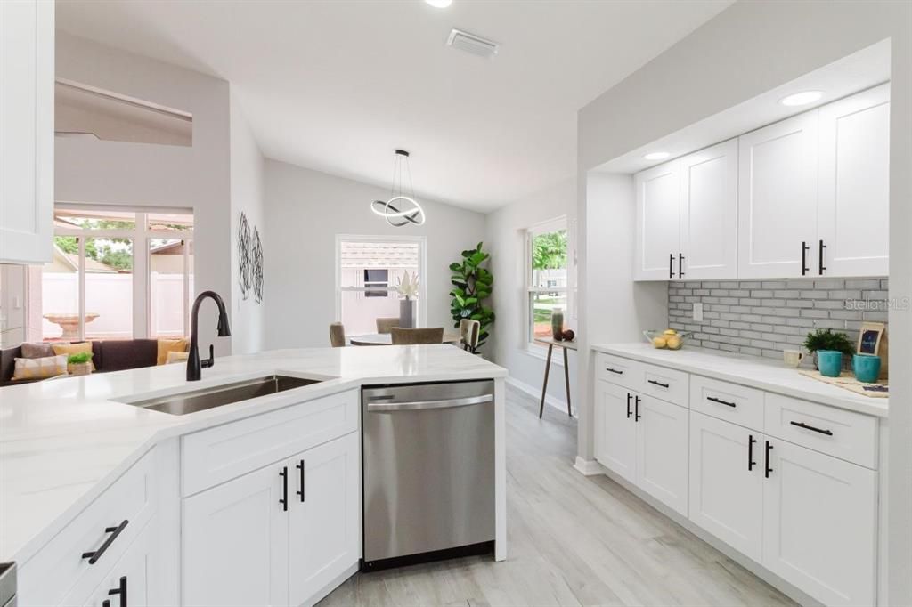 For Sale: $530,000 (3 beds, 2 baths, 1726 Square Feet)