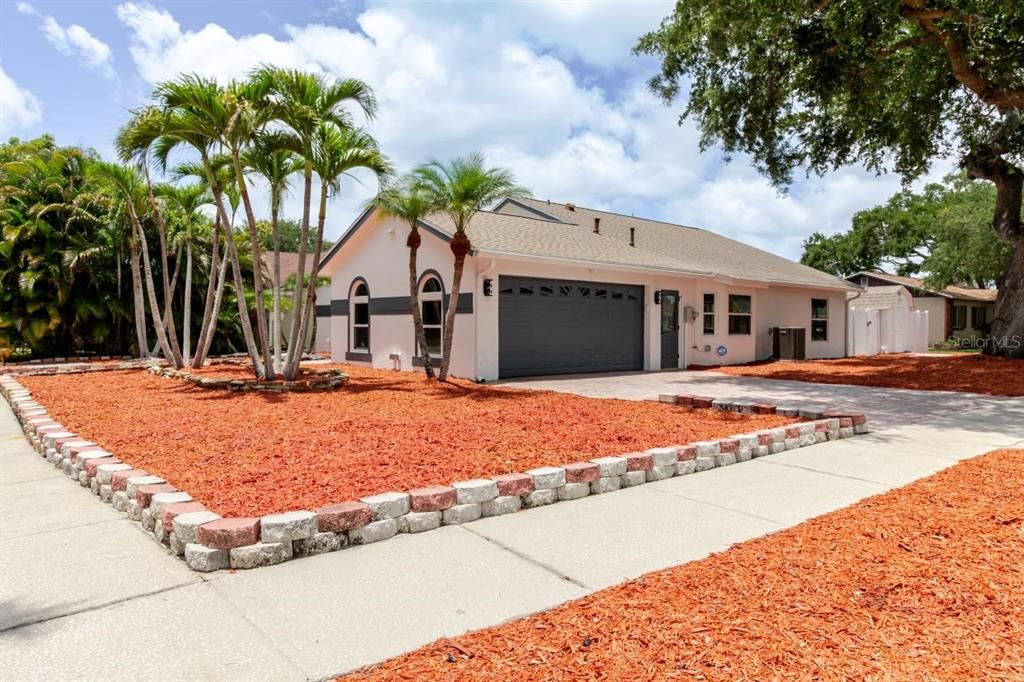 For Sale: $530,000 (3 beds, 2 baths, 1726 Square Feet)