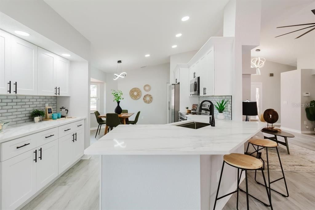 For Sale: $530,000 (3 beds, 2 baths, 1726 Square Feet)