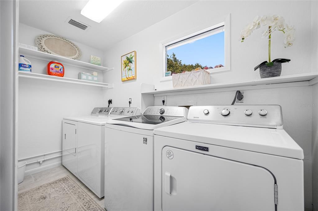 For Sale: $960,000 (4 beds, 3 baths, 2867 Square Feet)