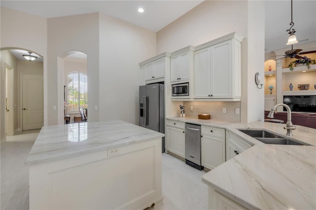 Active With Contract: $765,000 (4 beds, 3 baths, 2996 Square Feet)