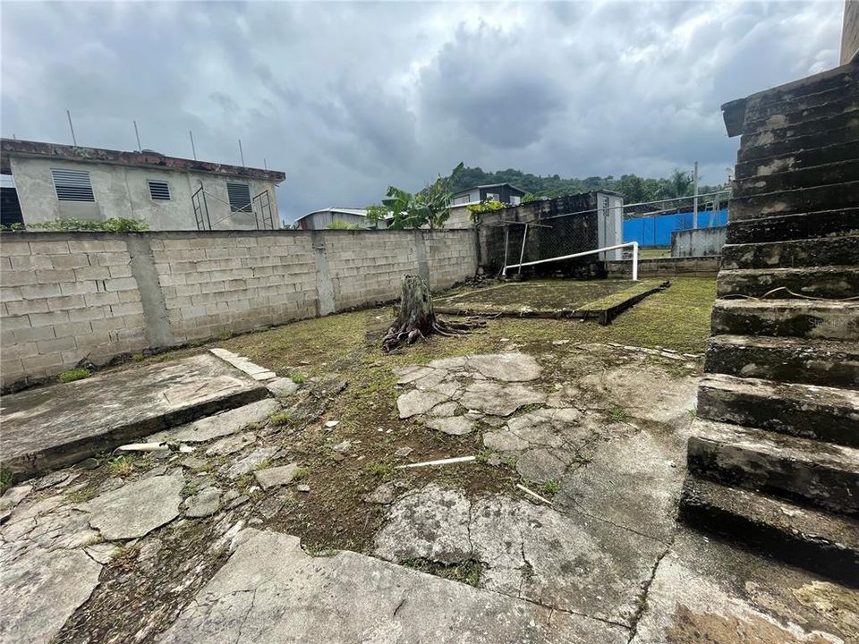 For Sale: $120,000 (3 beds, 1 baths, 1100 Square Feet)