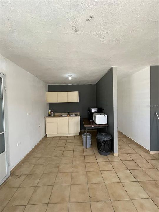 For Sale: $120,000 (3 beds, 1 baths, 1100 Square Feet)