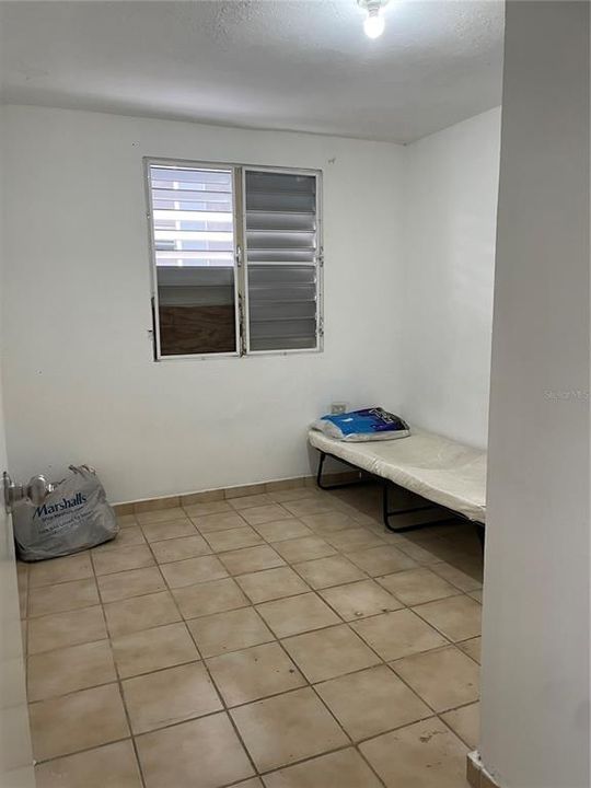 For Sale: $120,000 (3 beds, 1 baths, 1100 Square Feet)