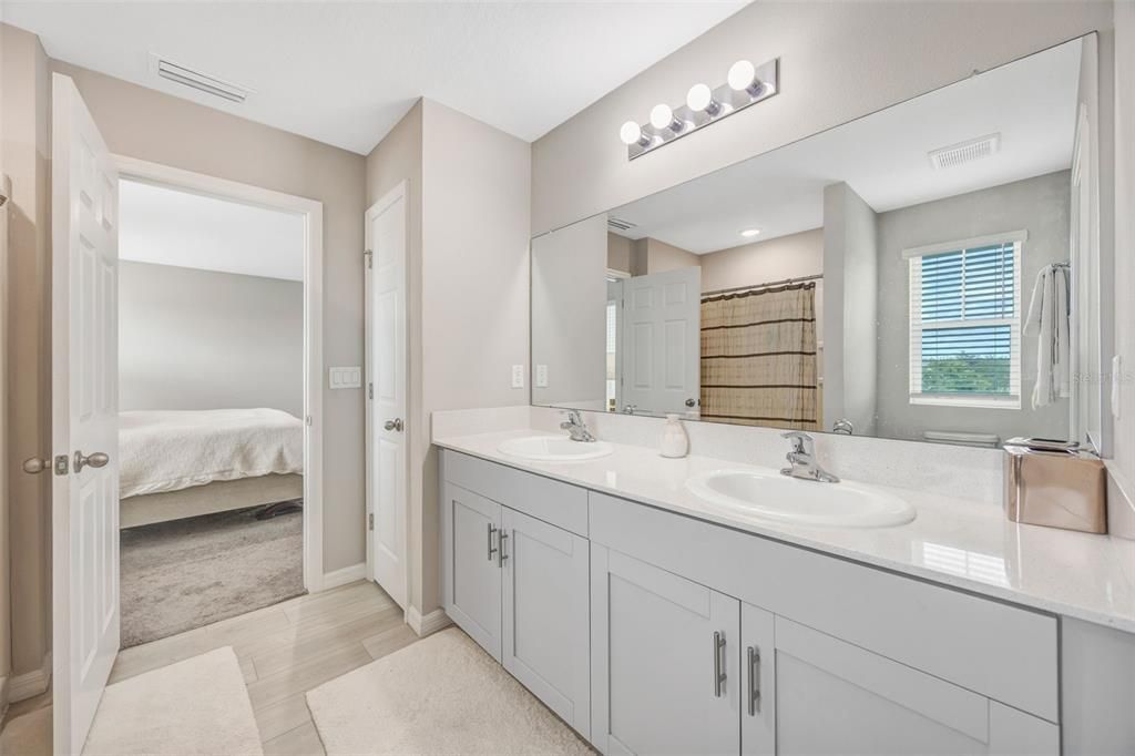 В аренду: $2,700 (4 спален, 2 ванн, 2226 Квадратных фут)