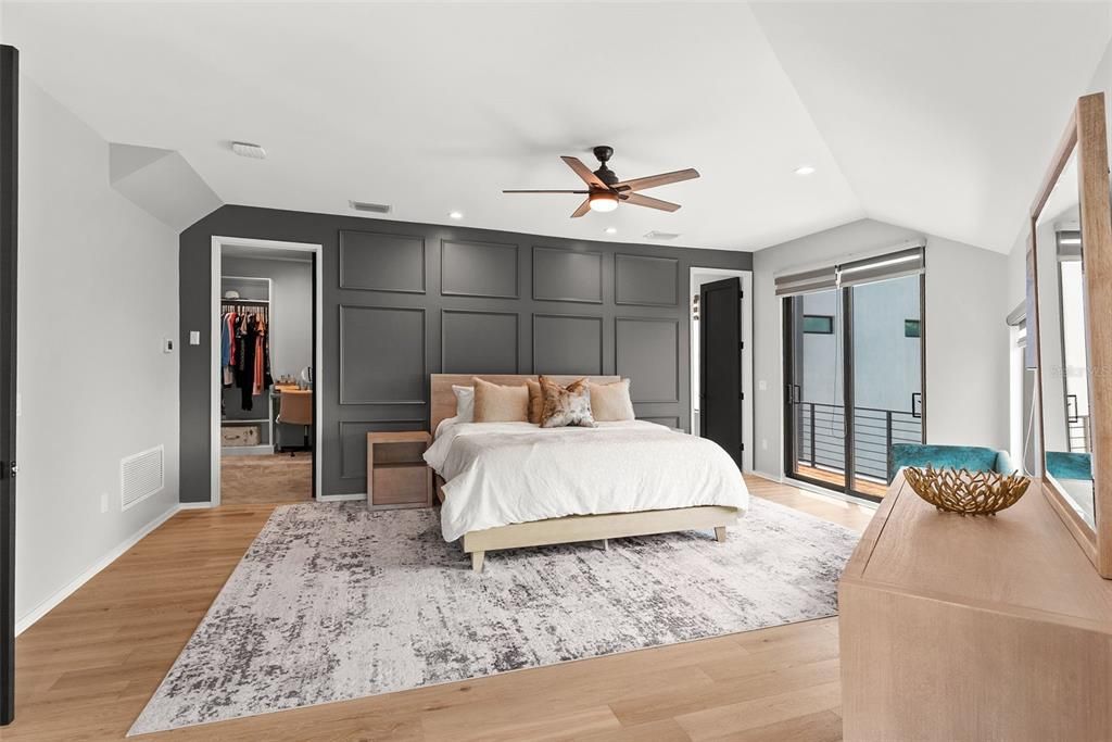 For Sale: $2,100,000 (3 beds, 3 baths, 3057 Square Feet)
