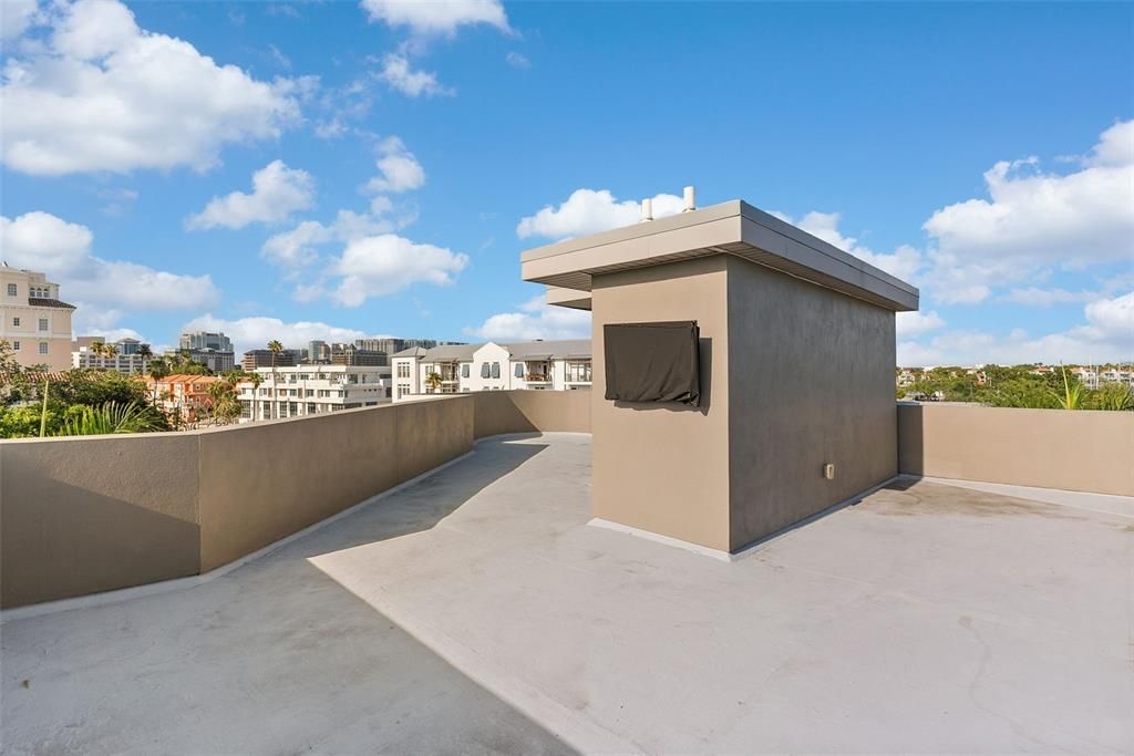 For Sale: $2,100,000 (3 beds, 3 baths, 3057 Square Feet)