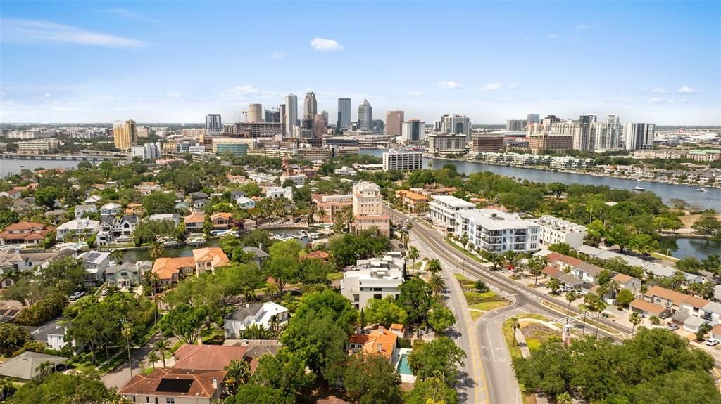 For Sale: $2,100,000 (3 beds, 3 baths, 3057 Square Feet)