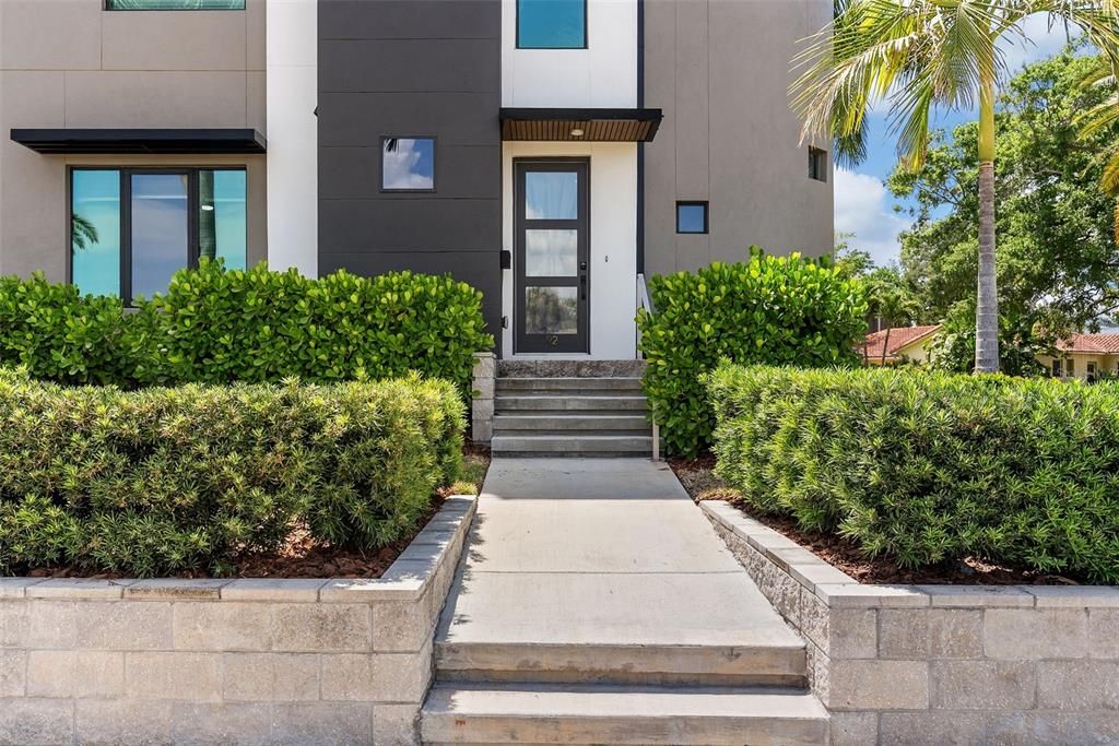 For Sale: $2,100,000 (3 beds, 3 baths, 3057 Square Feet)