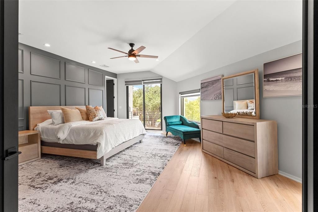For Sale: $2,100,000 (3 beds, 3 baths, 3057 Square Feet)