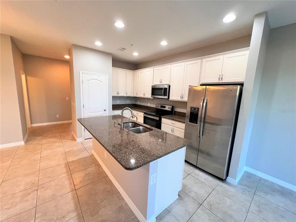 For Rent: $2,249 (3 beds, 2 baths, 1644 Square Feet)