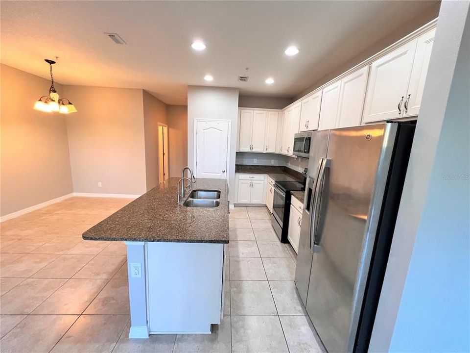For Rent: $2,249 (3 beds, 2 baths, 1644 Square Feet)
