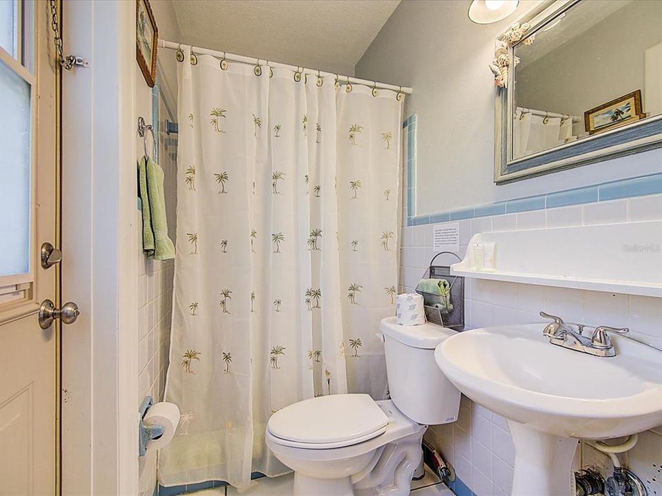 For Rent: $3,000 (3 beds, 2 baths, 1410 Square Feet)