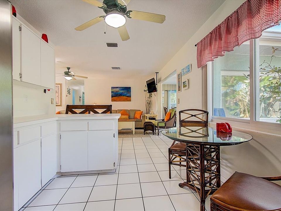 For Rent: $3,000 (3 beds, 2 baths, 1410 Square Feet)
