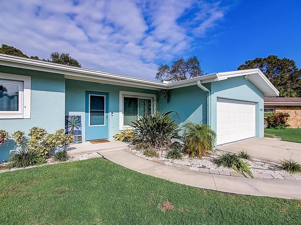 For Rent: $3,000 (3 beds, 2 baths, 1410 Square Feet)