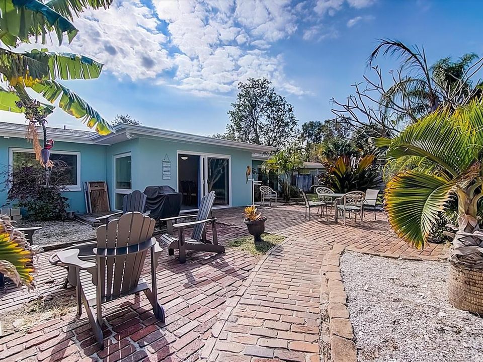 For Rent: $3,000 (3 beds, 2 baths, 1410 Square Feet)