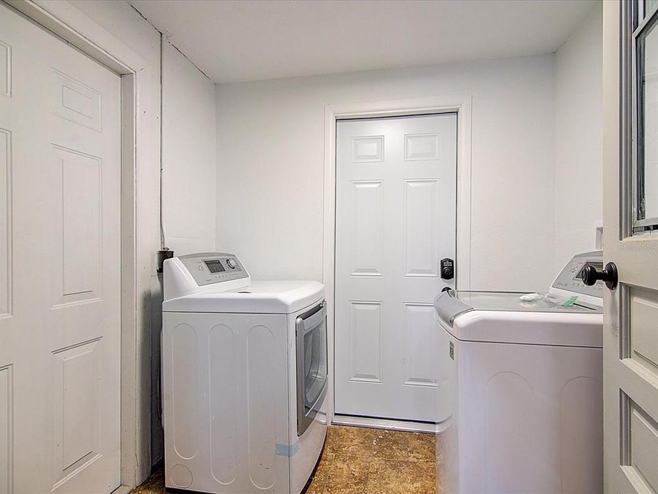 For Rent: $3,000 (3 beds, 2 baths, 1410 Square Feet)
