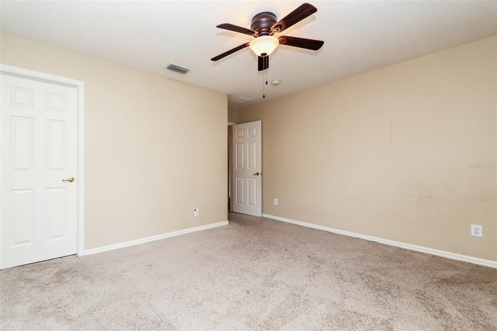 For Sale: $579,900 (5 beds, 3 baths, 3256 Square Feet)