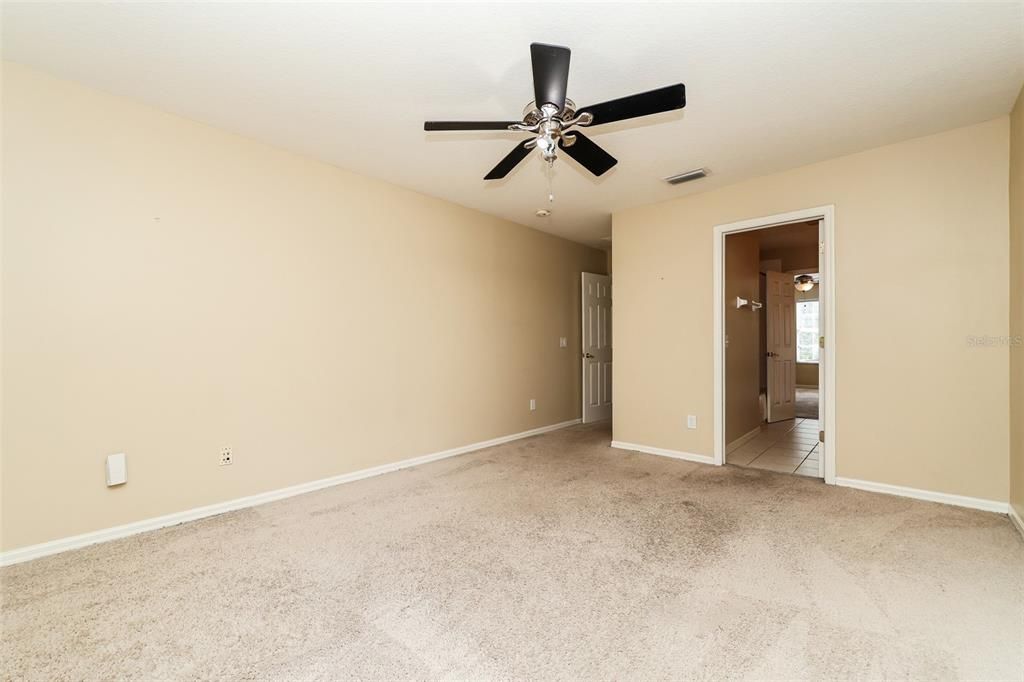 For Sale: $579,900 (5 beds, 3 baths, 3256 Square Feet)