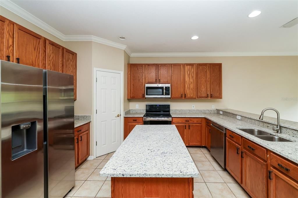 For Sale: $579,900 (5 beds, 3 baths, 3256 Square Feet)