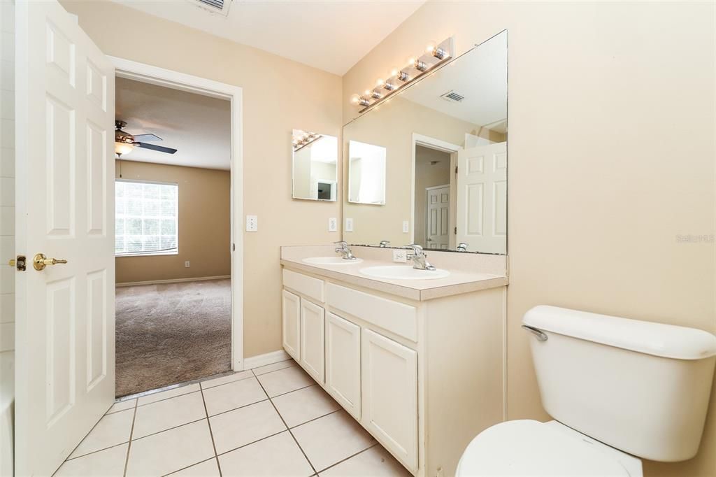 For Sale: $579,900 (5 beds, 3 baths, 3256 Square Feet)