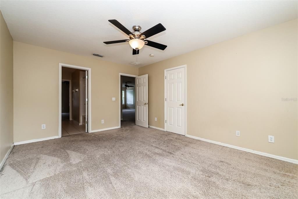 For Sale: $579,900 (5 beds, 3 baths, 3256 Square Feet)