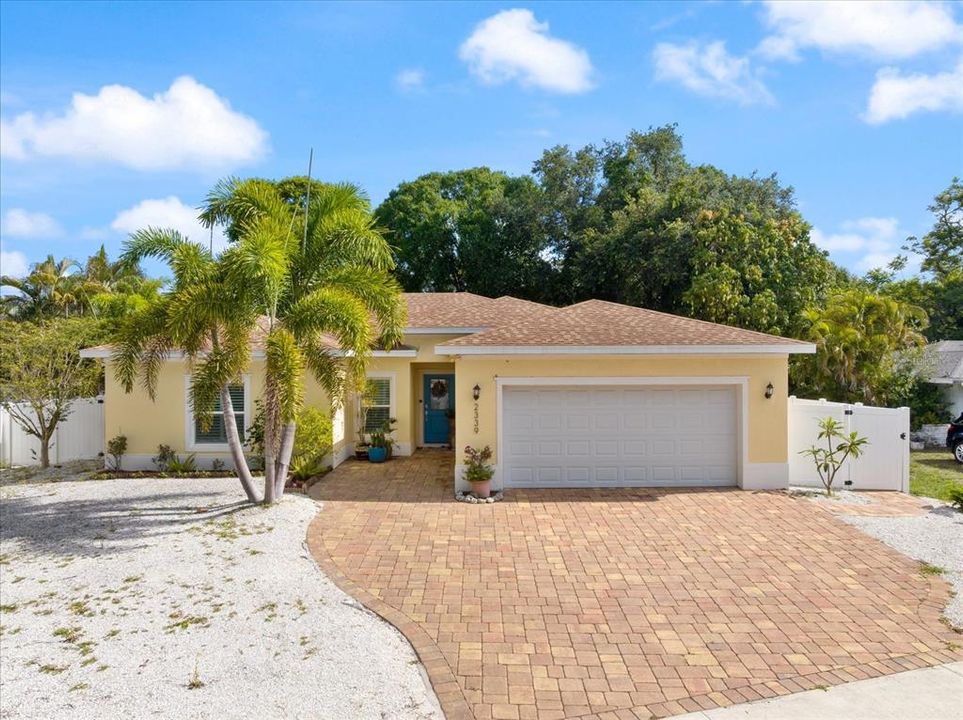 For Rent: $3,600 (3 beds, 2 baths, 1762 Square Feet)