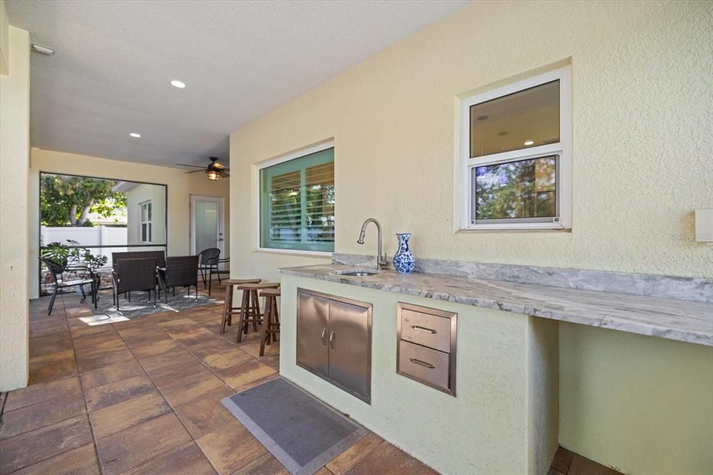 For Rent: $3,600 (3 beds, 2 baths, 1762 Square Feet)