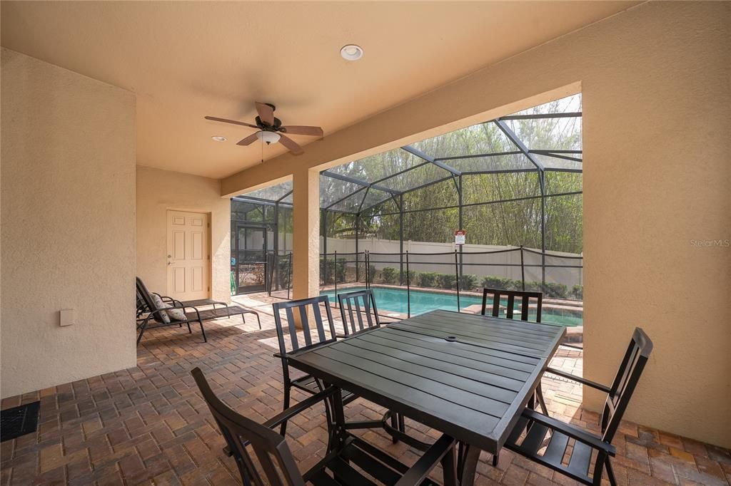 For Sale: $585,000 (7 beds, 5 baths, 3314 Square Feet)