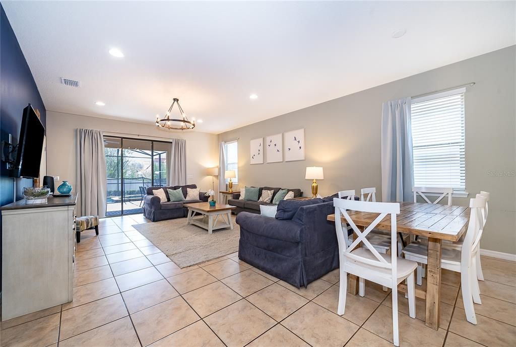 For Sale: $585,000 (7 beds, 5 baths, 3314 Square Feet)