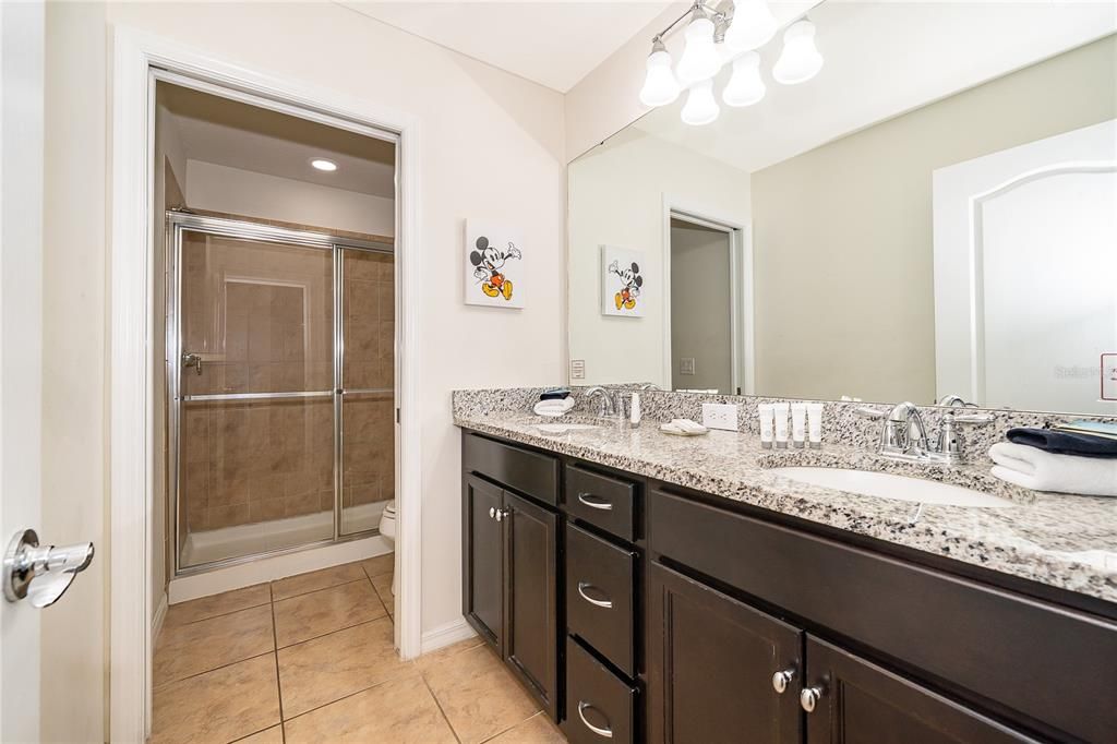 For Sale: $585,000 (7 beds, 5 baths, 3314 Square Feet)