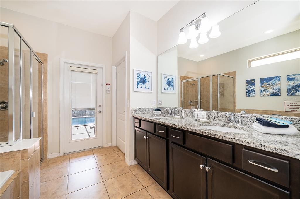 For Sale: $585,000 (7 beds, 5 baths, 3314 Square Feet)