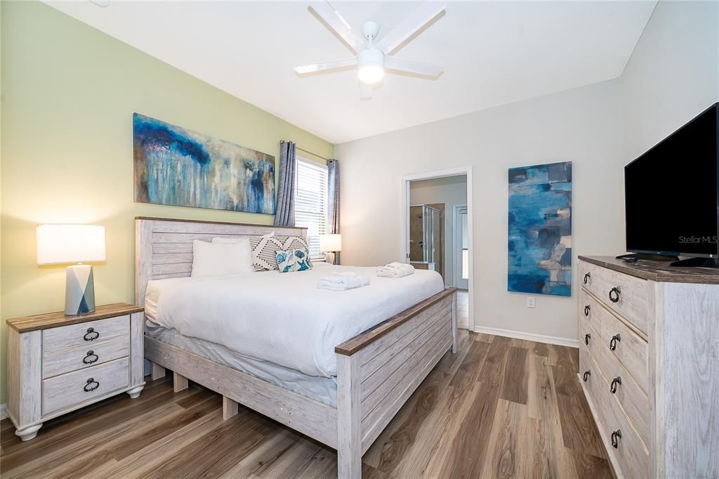 For Sale: $585,000 (7 beds, 5 baths, 3314 Square Feet)