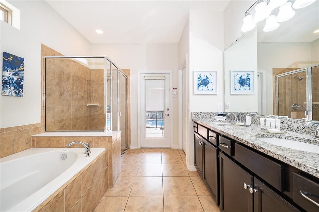 For Sale: $585,000 (7 beds, 5 baths, 3314 Square Feet)
