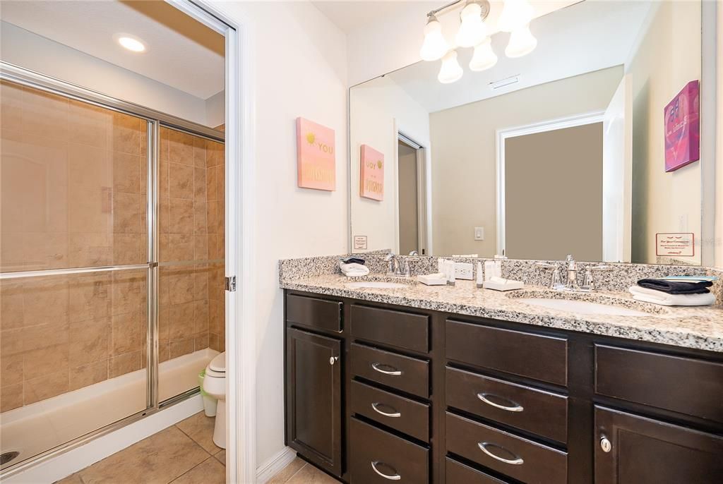 For Sale: $585,000 (7 beds, 5 baths, 3314 Square Feet)