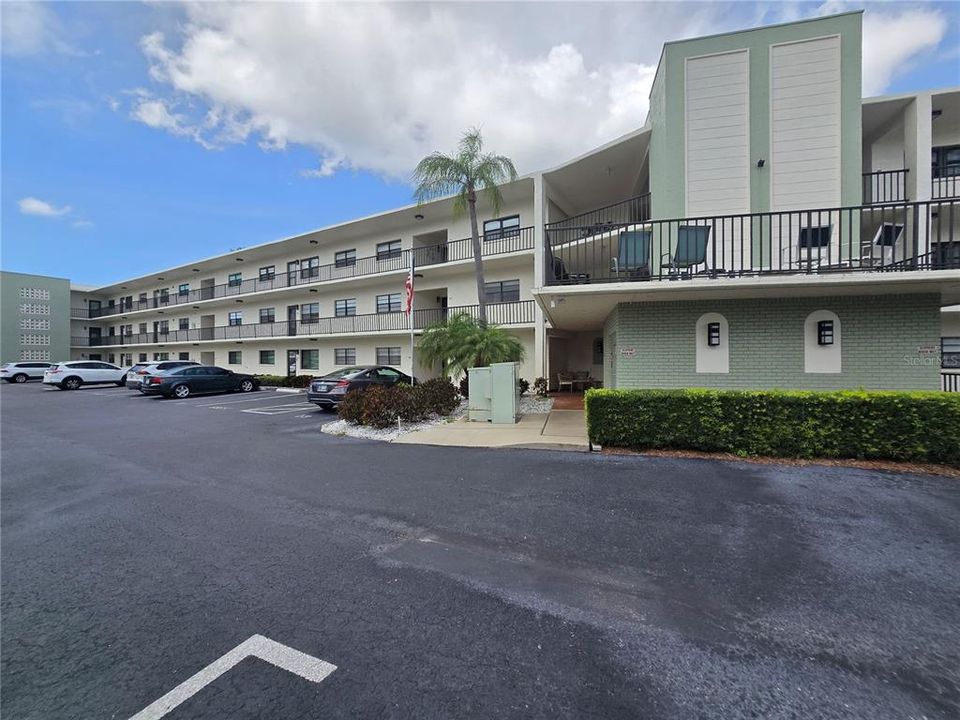 For Sale: $209,000 (2 beds, 2 baths, 1245 Square Feet)