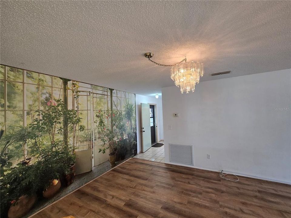 For Sale: $209,000 (2 beds, 2 baths, 1245 Square Feet)