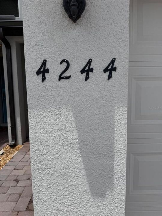 For Rent: $2,400 (3 beds, 2 baths, 1566 Square Feet)