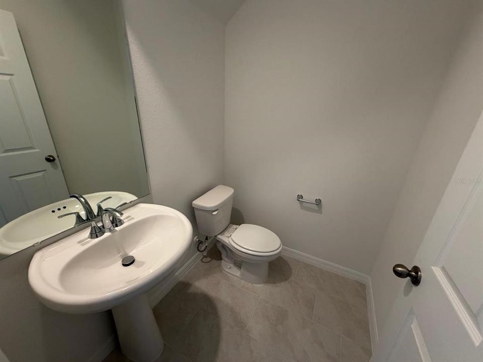 For Rent: $2,400 (3 beds, 2 baths, 1566 Square Feet)