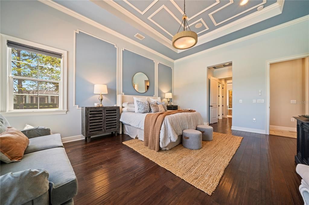 For Sale: $2,500,000 (5 beds, 6 baths, 5239 Square Feet)
