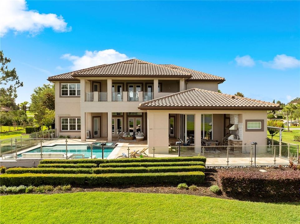 For Sale: $2,500,000 (5 beds, 6 baths, 5239 Square Feet)