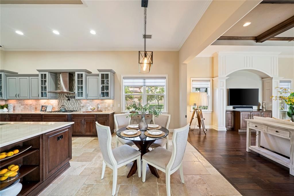 For Sale: $2,500,000 (5 beds, 6 baths, 5239 Square Feet)