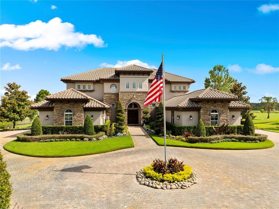 For Sale: $2,500,000 (5 beds, 6 baths, 5239 Square Feet)