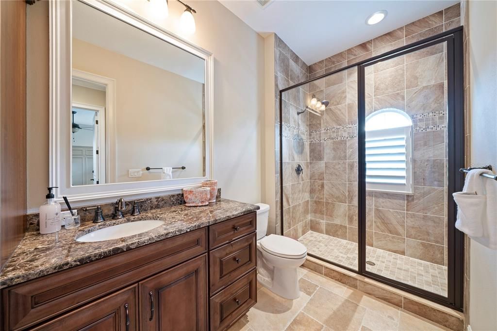 For Sale: $2,500,000 (5 beds, 6 baths, 5239 Square Feet)