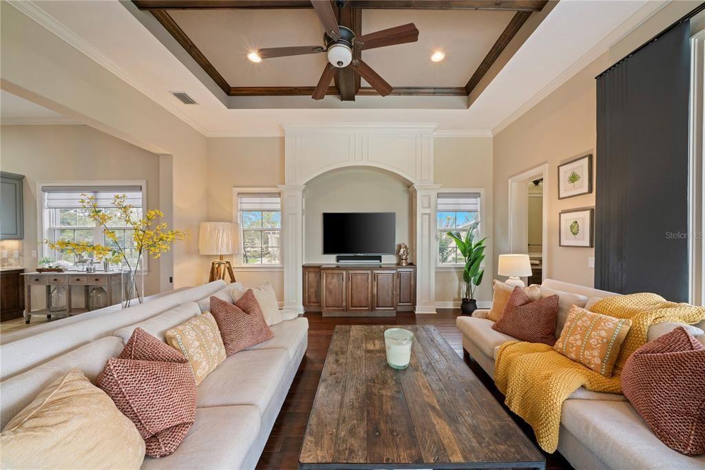 For Sale: $2,500,000 (5 beds, 6 baths, 5239 Square Feet)