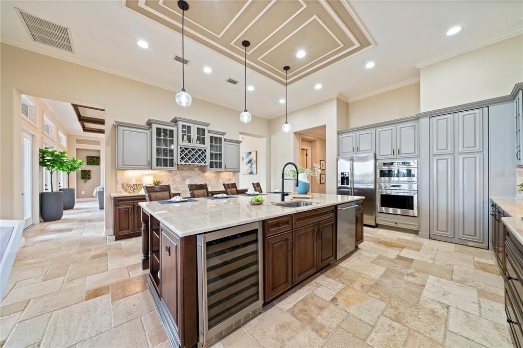 For Sale: $2,500,000 (5 beds, 6 baths, 5239 Square Feet)